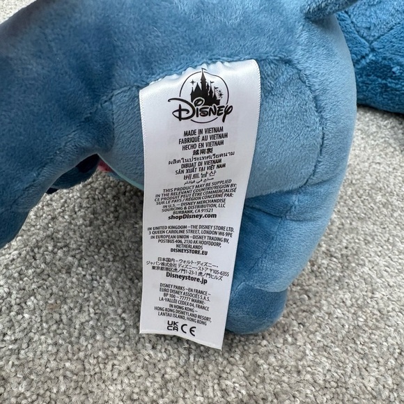 NWT Disney Stitch Attacks Snacks lollipop limited run - Picture 4 of 9